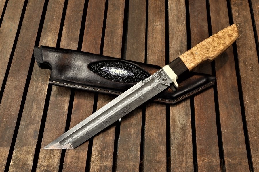 Handmade knife and sheath by Airin Lee - AleeKnives